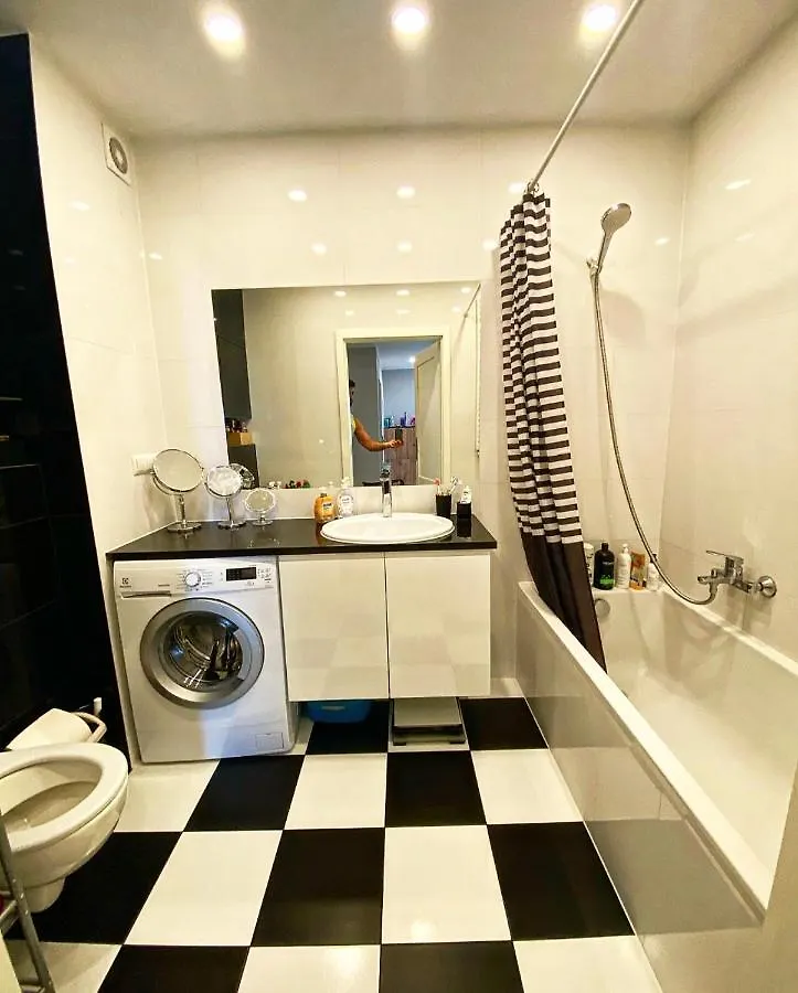דירה ורשה Room In A Rental Unit Hosted By Malek פולין